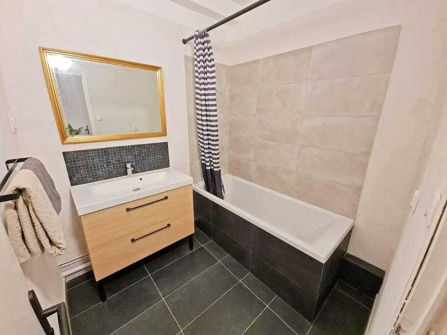 Gregbnb - T2 Design 43M2 - Toulon Est - Wifi Fibre - N2 Exteriér fotografie